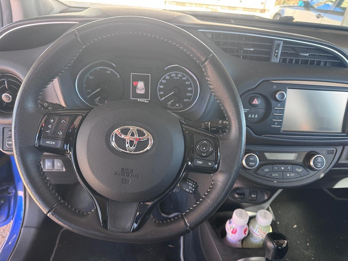 COMING SOON TOYOTA YARIS ADVANCE 1.5 HYBRID AUTO SPANISH LHD IN SPAIN 35000 MILES 2017